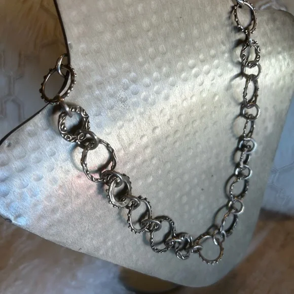 Striking 925 Sterling Silver Stamped Designer Looped Necklace. Very unique! - Picture 10 of 16